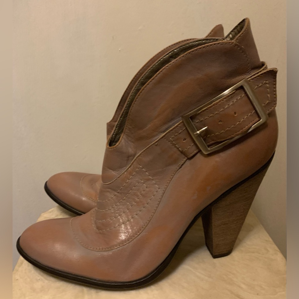 CARLOS By Carlos Santana Women’s Ashy Blush Pinkish Leather Bandit Bootie Size 8